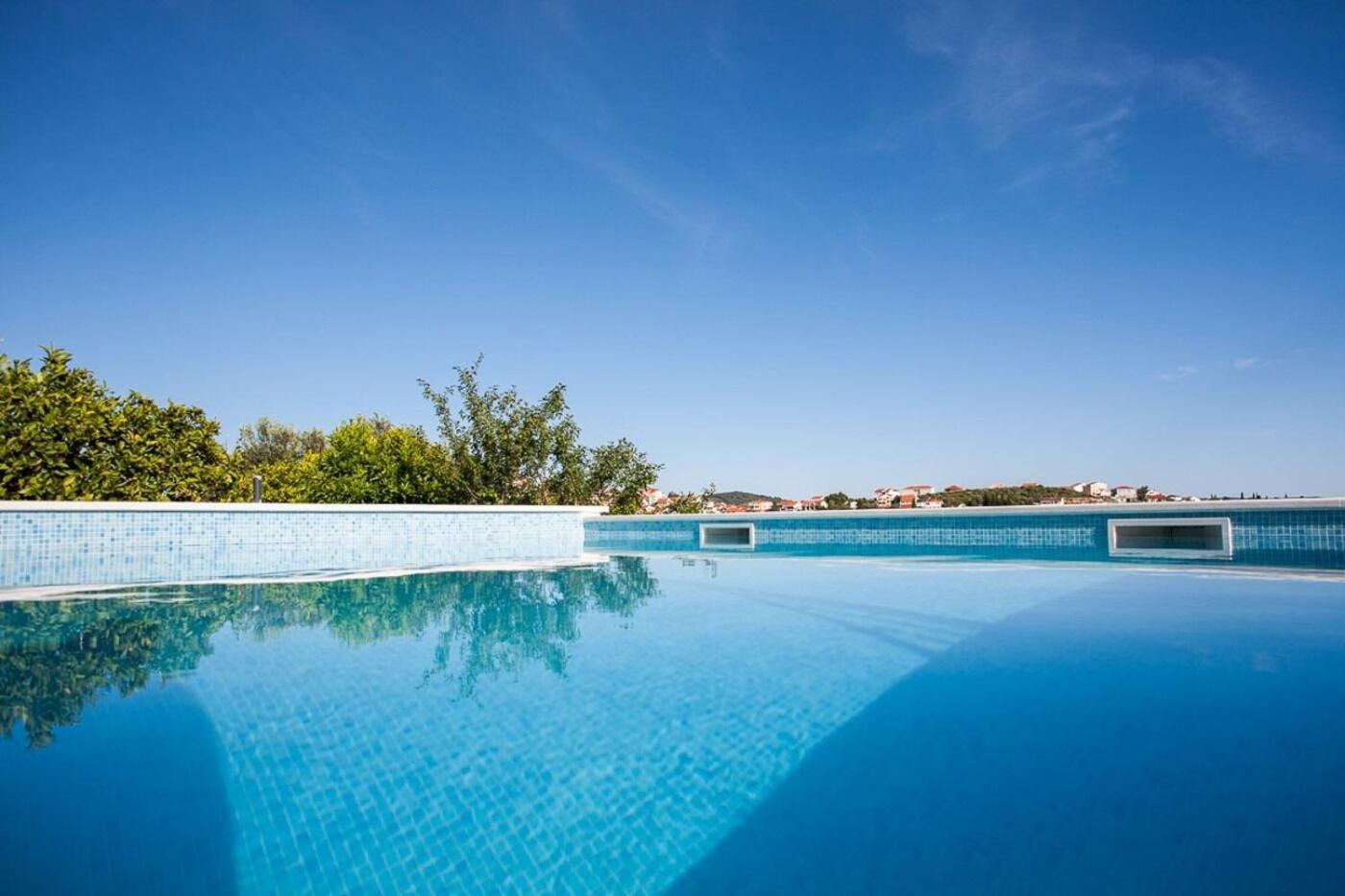 Apartments Rose - 30 M From The Beach Сегет-Враница Экстерьер фото