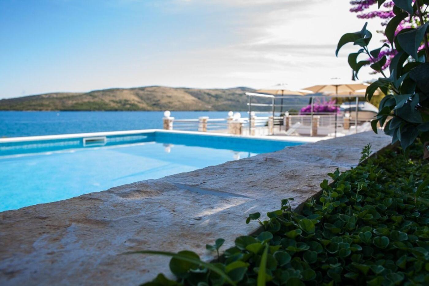 Apartments Rose - 30 M From The Beach Сегет-Враница Экстерьер фото