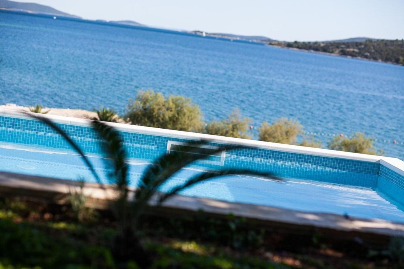 Apartments Rose - 30 M From The Beach Сегет-Враница Экстерьер фото