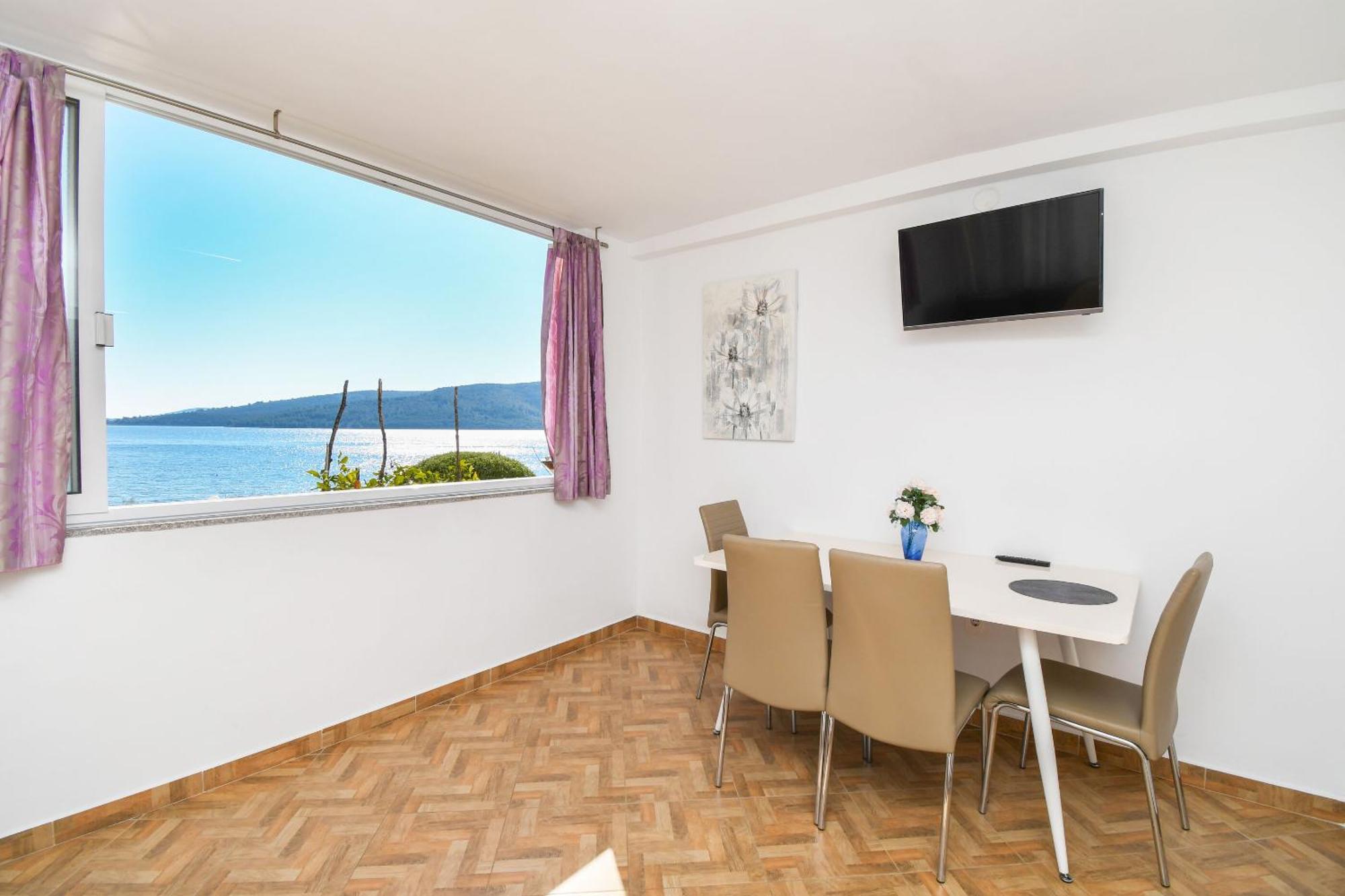 Apartments Rose - 30 M From The Beach Сегет-Враница Экстерьер фото