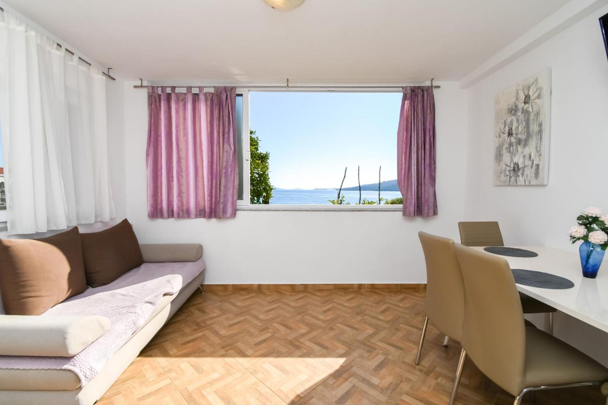 Apartments Rose - 30 M From The Beach Сегет-Враница Экстерьер фото