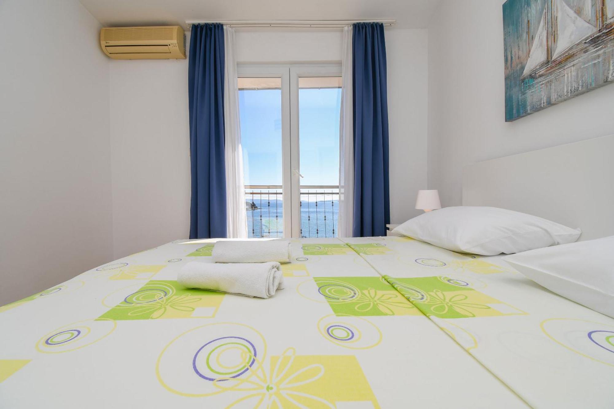 Apartments Rose - 30 M From The Beach Сегет-Враница Экстерьер фото